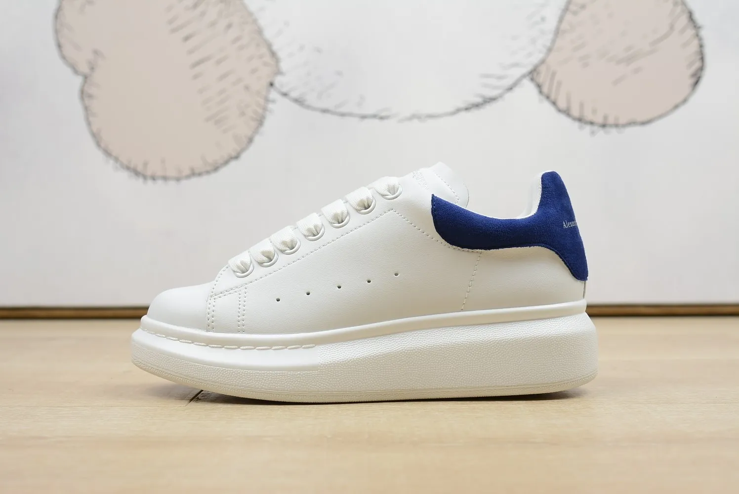 👟👟Ex-factory price 480👟👟 Mc Queen McQueen cowhide blue tail velvet 35-44 ‼ ️‼ ️ Alexa**er McQue**n Paris Fashion Week latest casual fashion sneakers high version ❗️❗️ Variety of fashion and different styles experience ‼ ️‼ ️Female size 34-40 Men’s size 38-44 Comes with full counter packaging